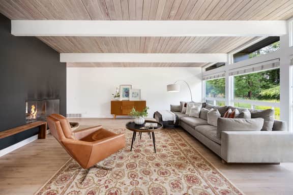 Modern Mercer Island 5BR/3BA Family Home w/ Deck - Image 2