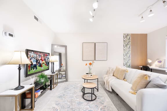 4B TH in Kirkland, Woodinville, Prime Location