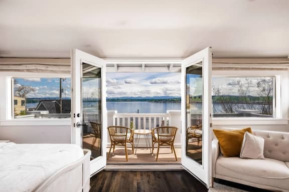 Seattle Craftsman Mansion w, Lk&Mt Rainier view