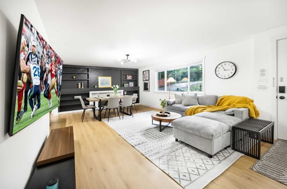 Newly Modern 4BR2BA Rambler by Super Market