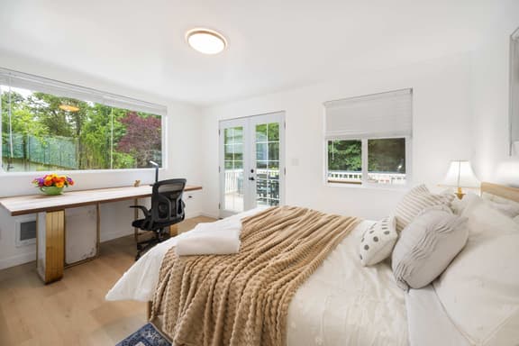Modern Bothell 980SF 2BR Near Woodinville Wineries - Image 1