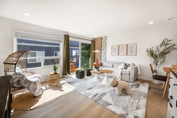 Modern 2BR Queen Anne Condo, Walk to Downtown - Image 1