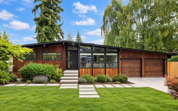 Modern Mercer Island 5BR/3BA Family Home w/ Deck - Image 1