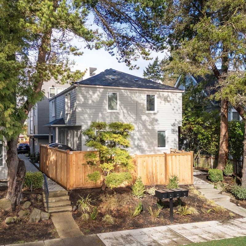 West Seattle Retreat w, 3 AC - Near Alki Beach